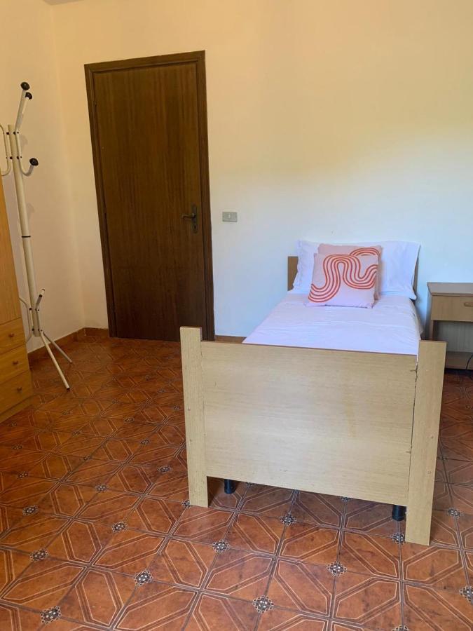 Pensionat Castel Di Leva House *